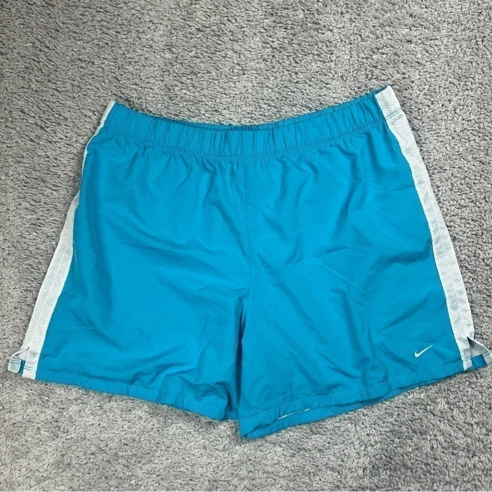 Nike Shorts Boys Extra Large Bright Lined Activewear Gym Fitness Swimming Vaca
